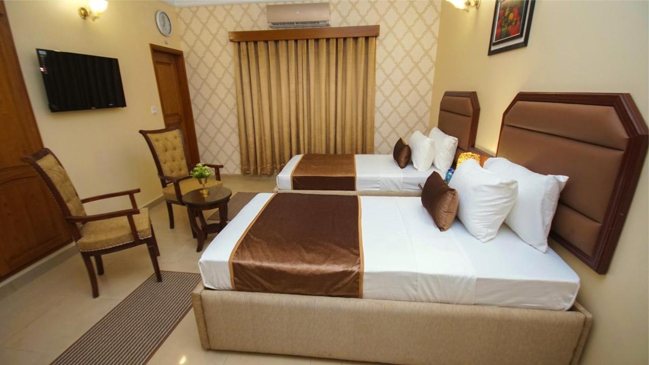 World Inn Hotel Karachi Exterior foto