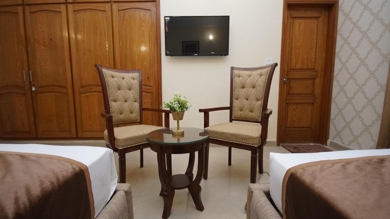 World Inn Hotel Karachi Exterior foto