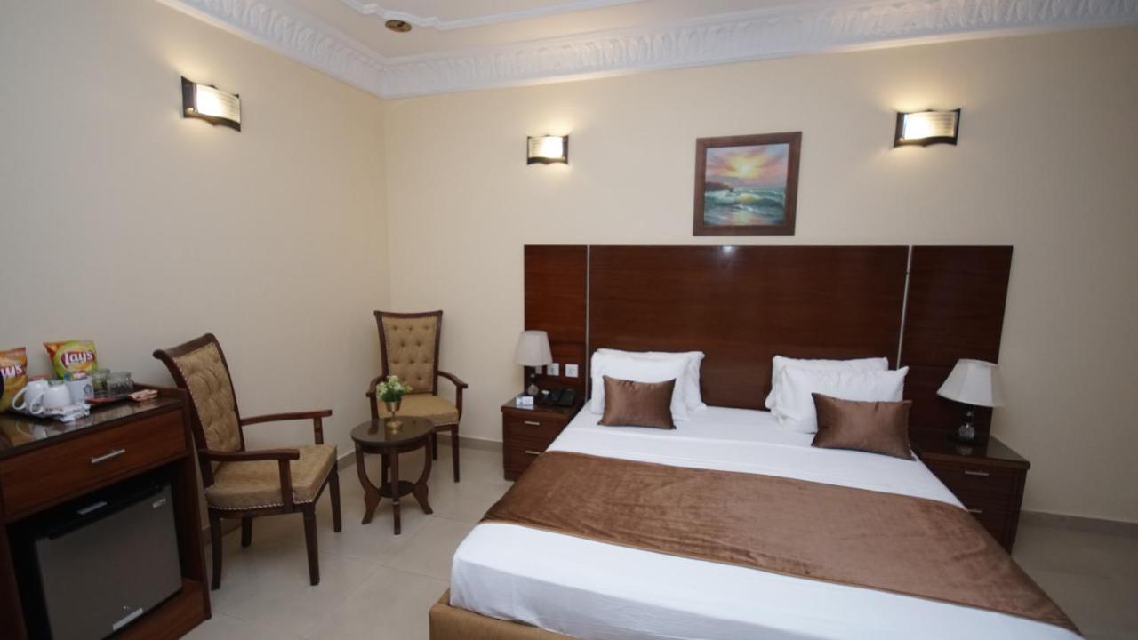 World Inn Hotel Karachi Exterior foto