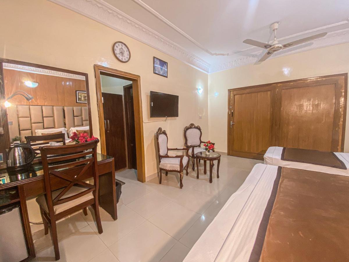 World Inn Hotel Karachi Exterior foto